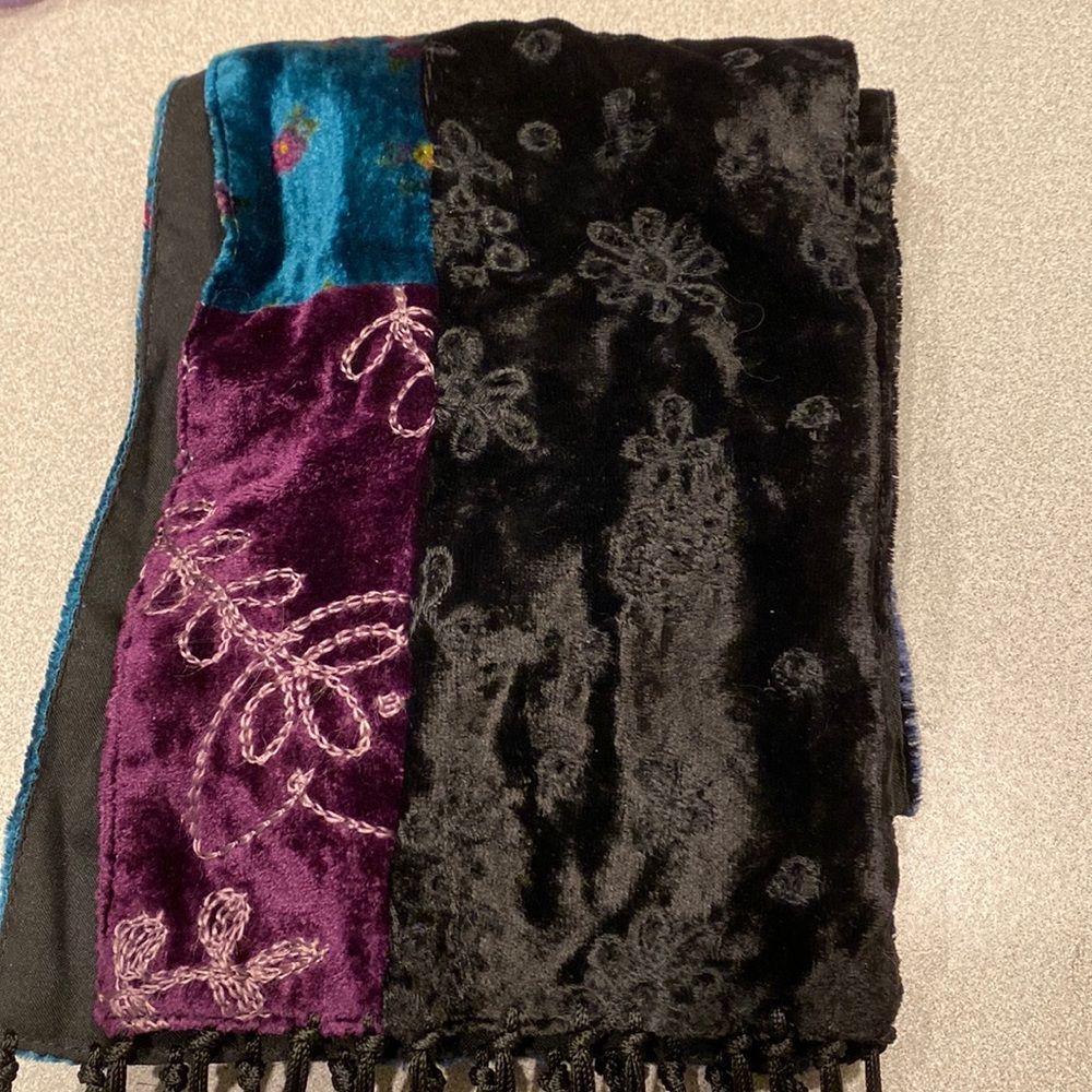 Vintage scarf with fringe